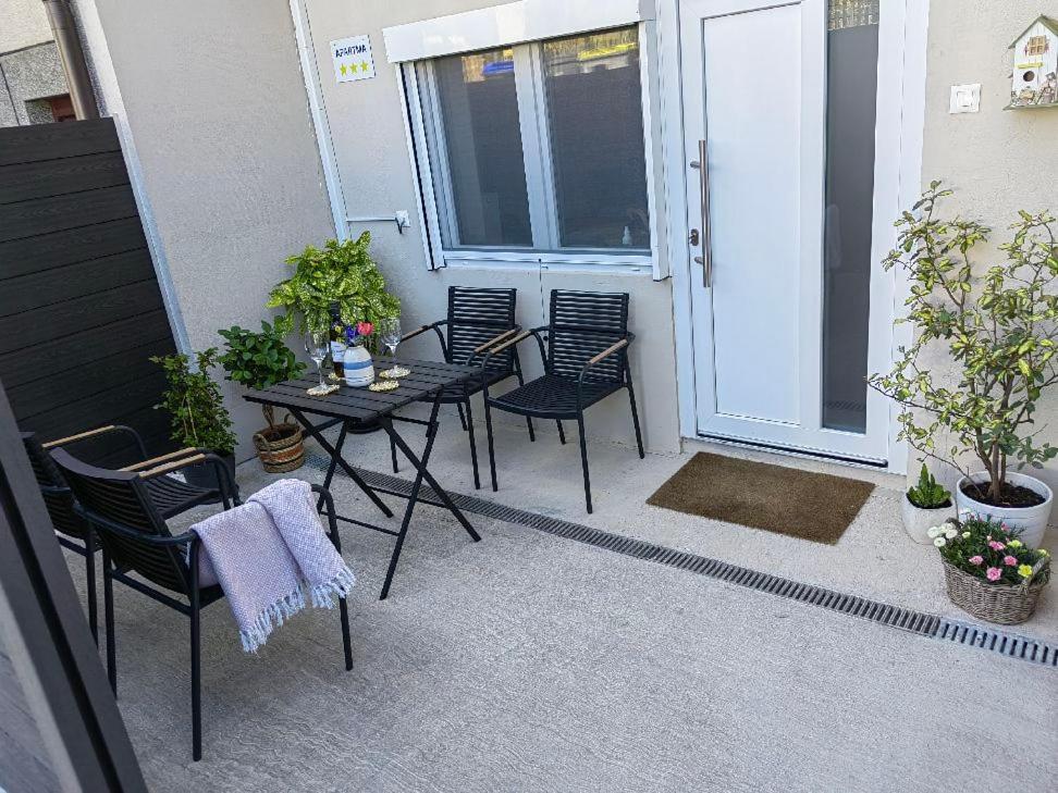 Home-In Apartma Laibach Exterior foto